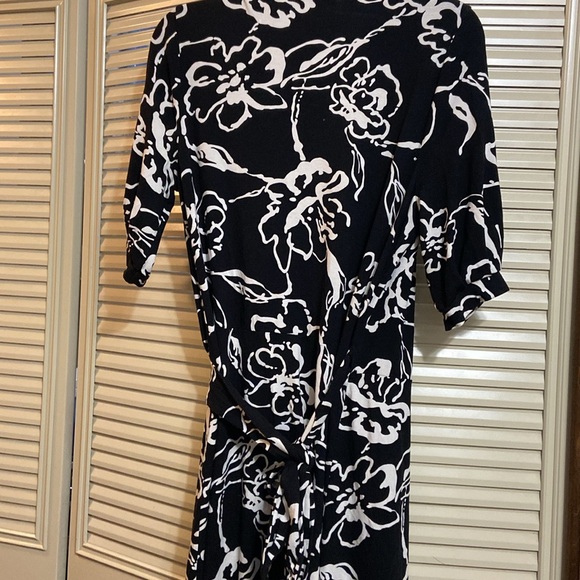 Anne Klein wrap dress! Great condition! Soft and stretchy - Picture 3 of 7
